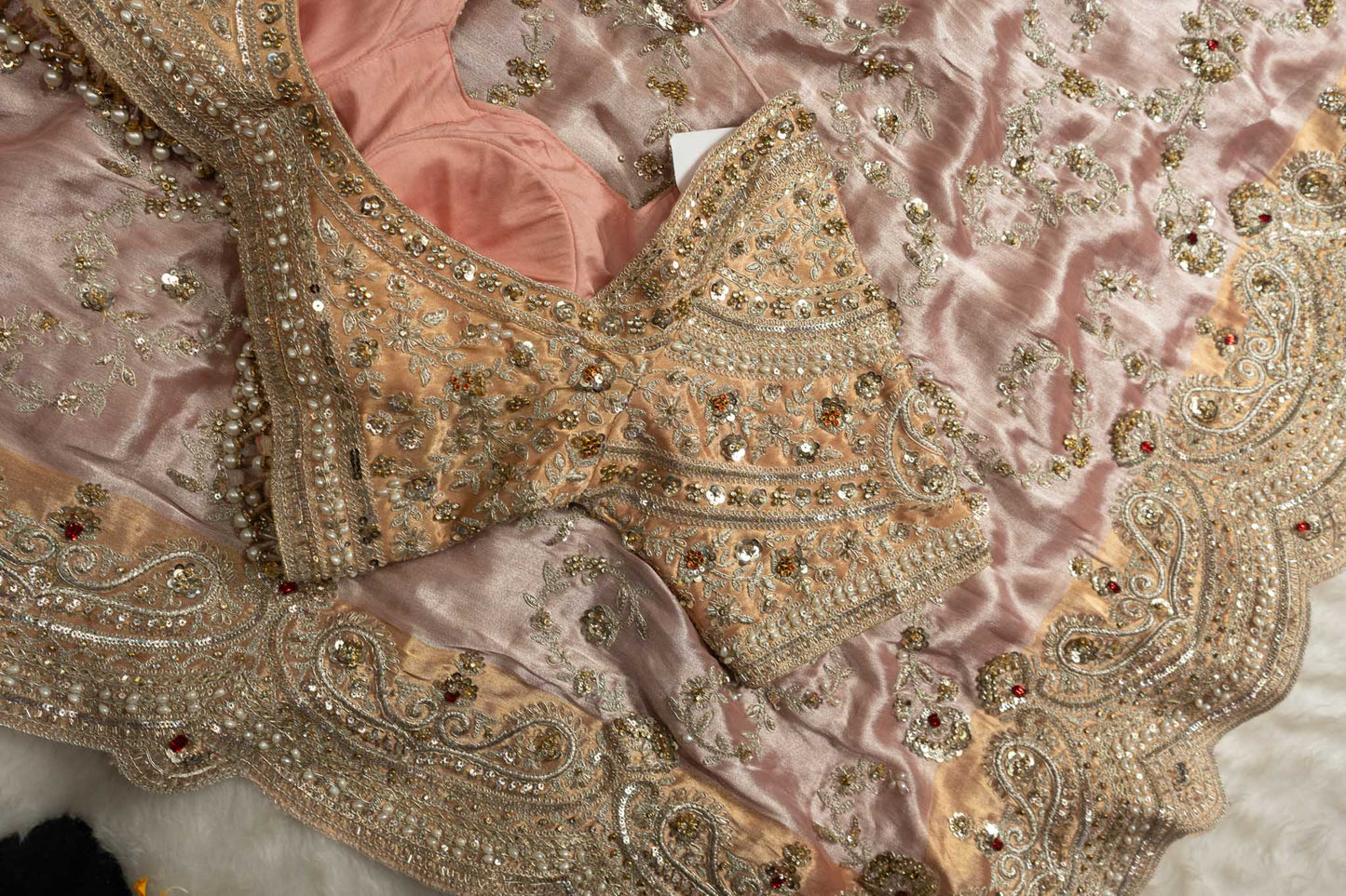Tissue Silk Scalloped Paisley Jaal Saree