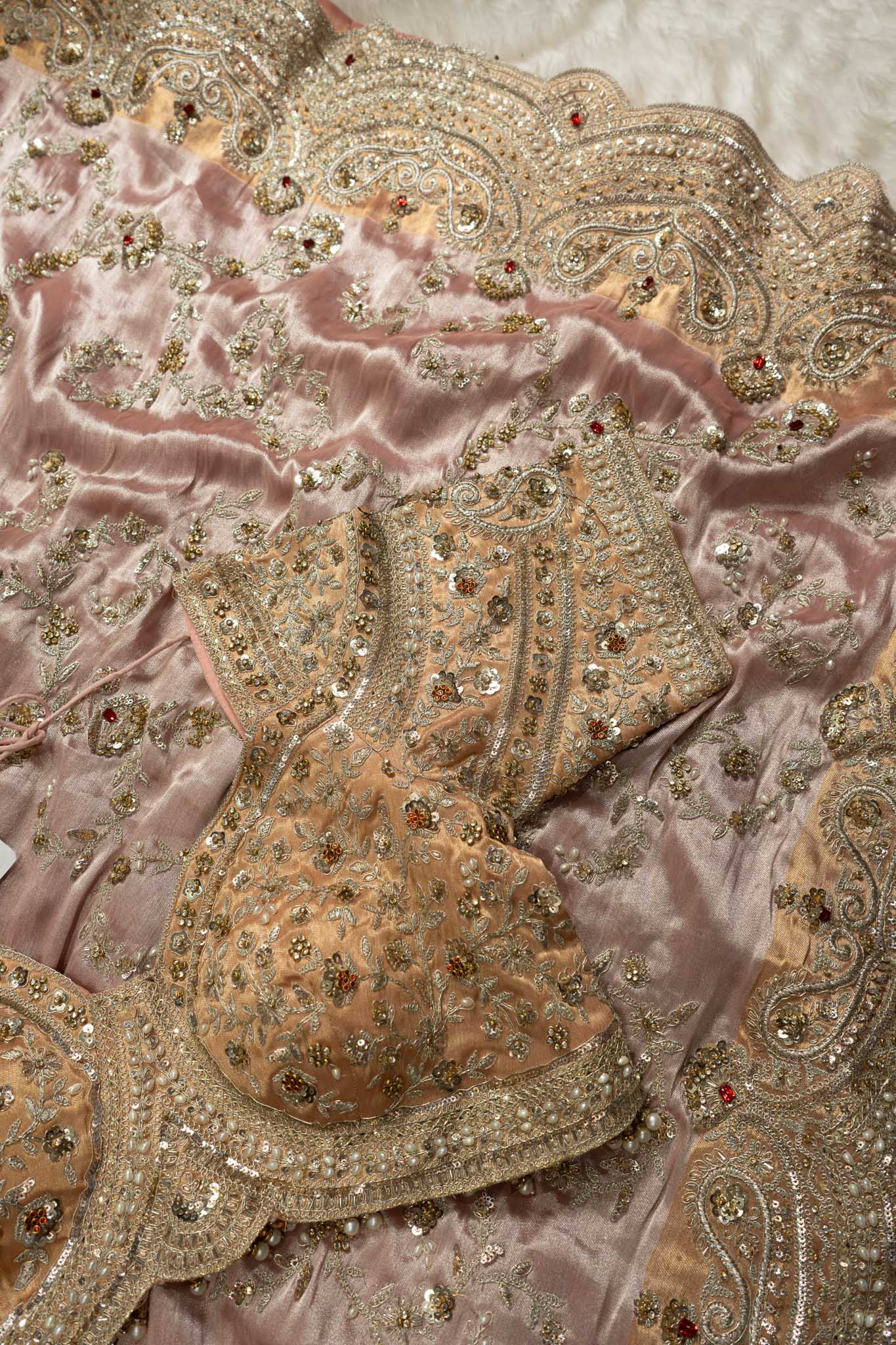 Tissue Silk Scalloped Paisley Jaal Saree