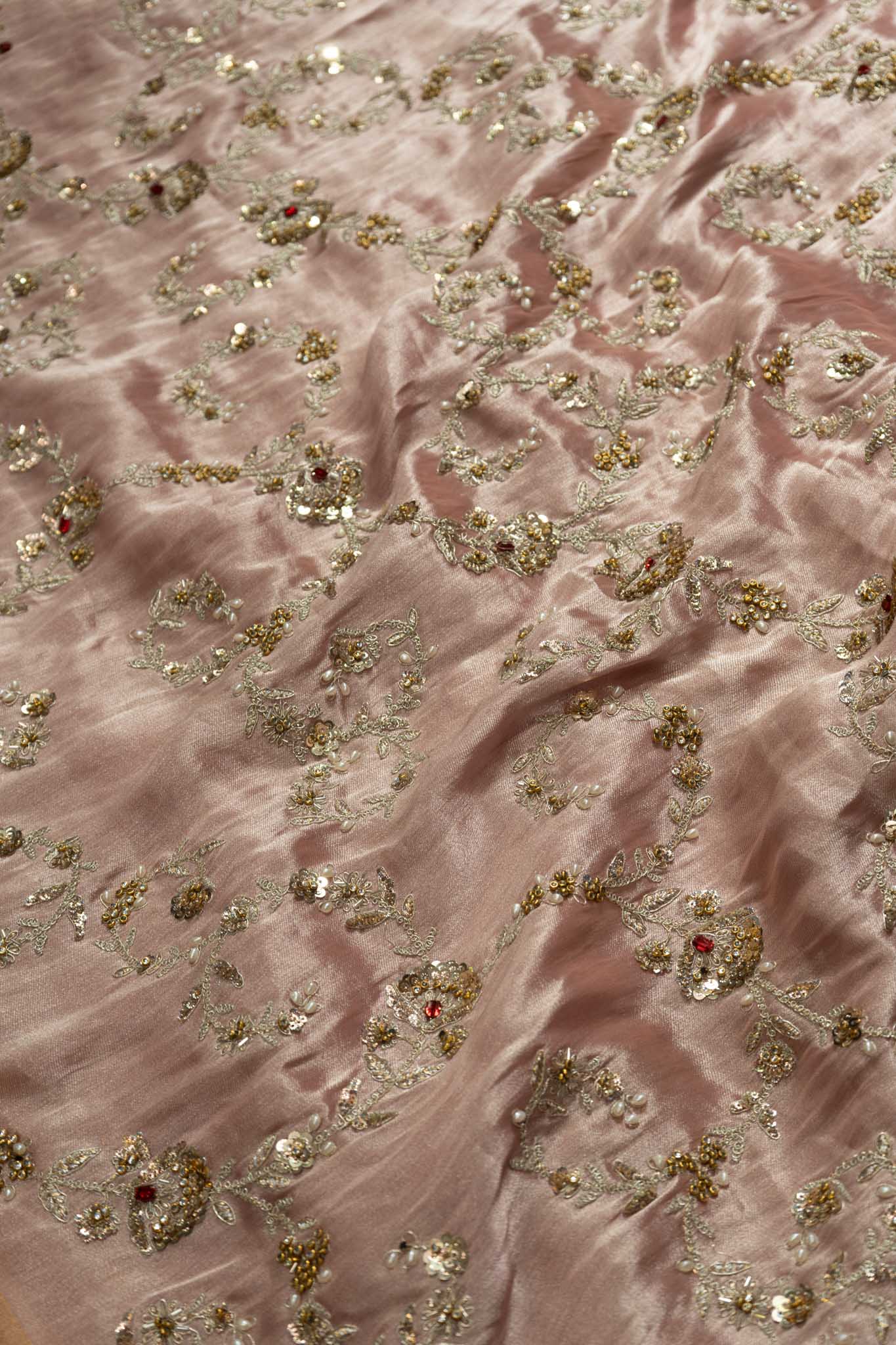 Tissue Silk Scalloped Paisley Jaal Saree