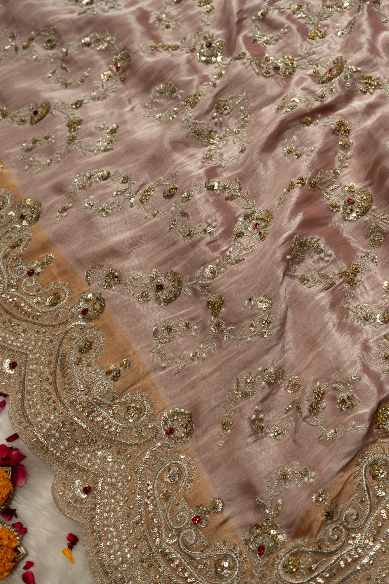 Tissue Silk Scalloped Paisley Jaal Saree